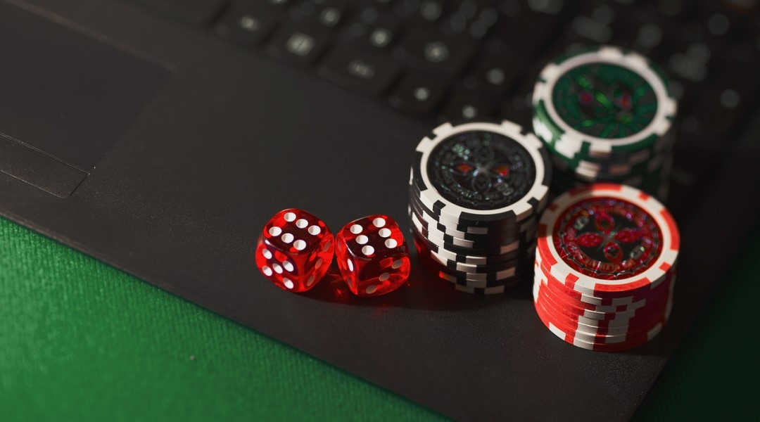 Starburst vs nuove slot moderne: perché resta un classico intramontabile